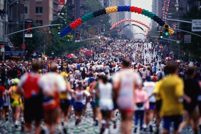 Co to jest maraton? Poznaj historię i wyzwania biegu maratońskiego