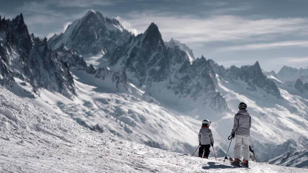 Wyjazdy grupowe na narty do Włoch: Przewodnik dla rodzin