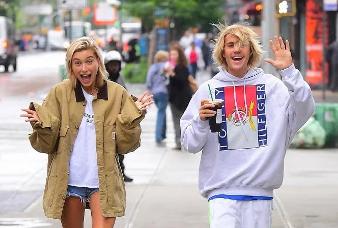 Hailey Bieber wiek – ile lat ma żona Justina Biebera i jej sekrety młodości